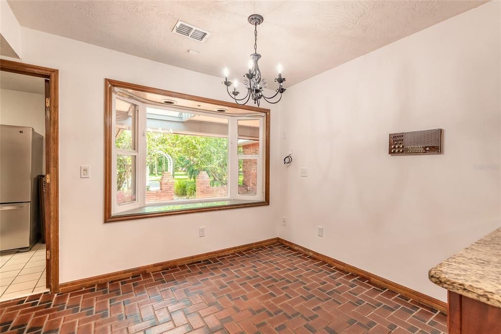 Chandelier, Empty room, Interior