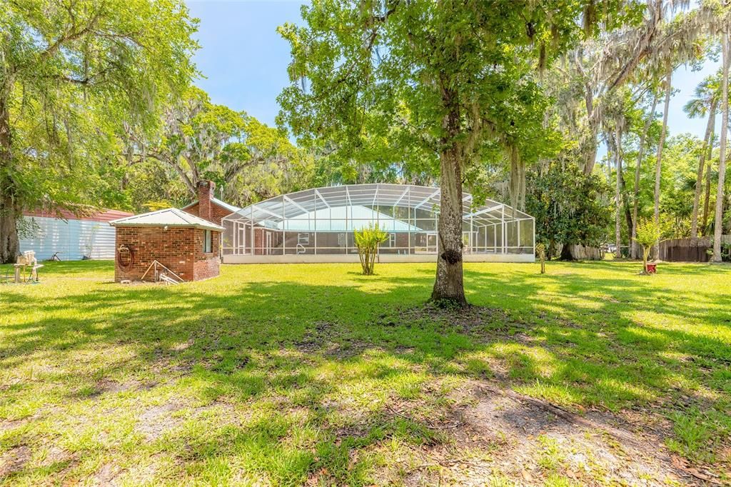 Backyard, Exterior
