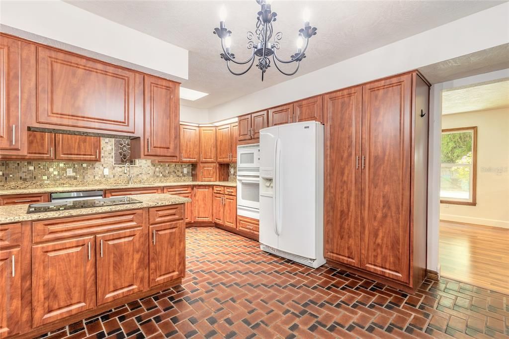 Chandelier, Interior, Kitchen, Wood Texture Flooring