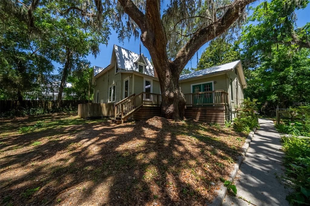 Backyard, Exterior