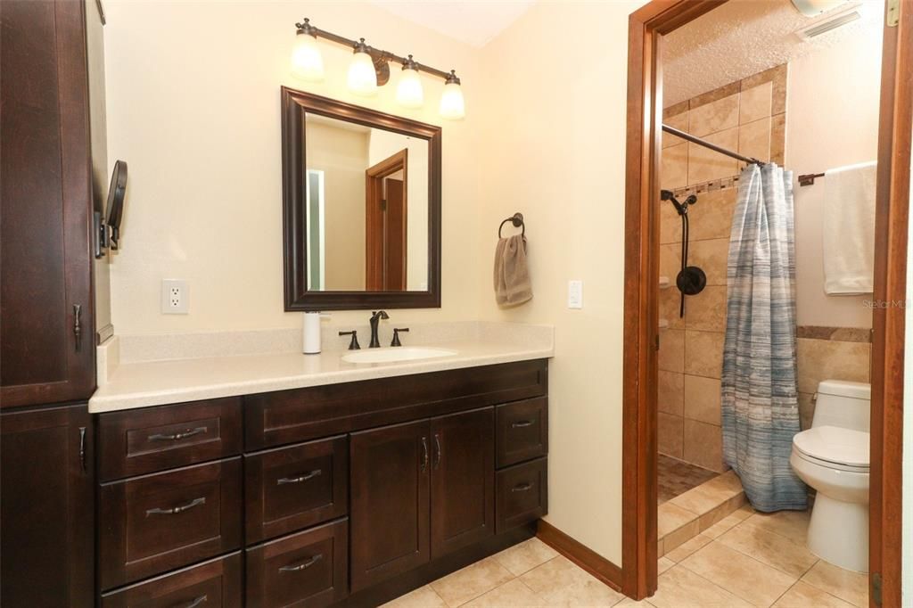 Bathroom, Dual Sink Vanities, Interior