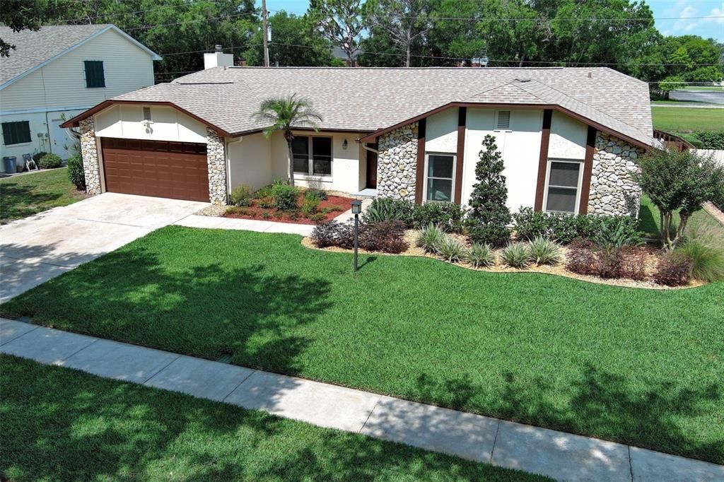 Attached, Exterior, Facade, Ranch