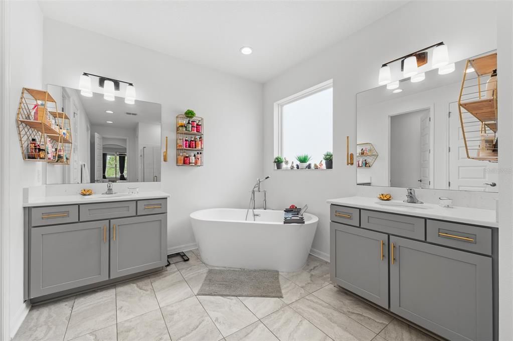 Bathroom, Dual Sink Vanities, Free Standing Baths, Interior, Recessed Lighting