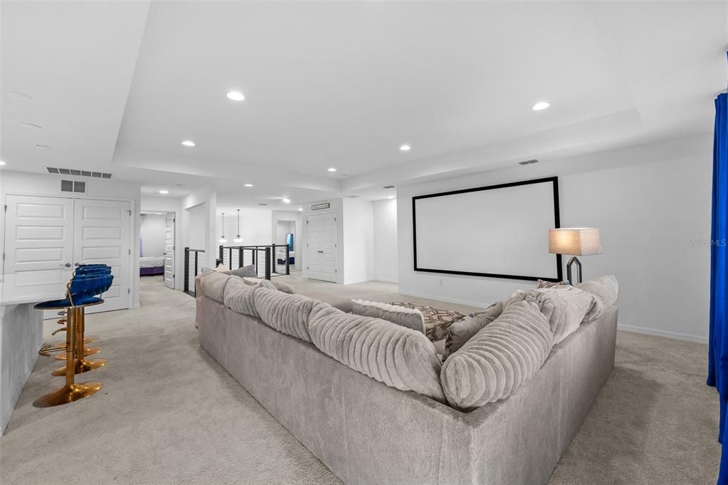 Interior, Projection Screen, Recessed Lighting, Theatre Room