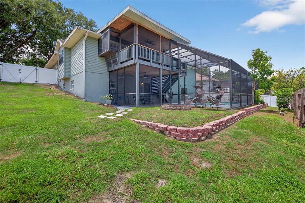 Backyard, Exterior