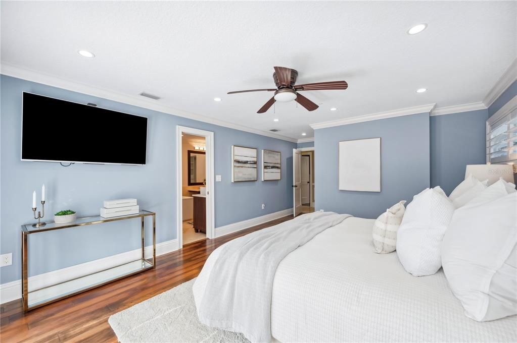Bedroom, Interior, Recessed Lighting, Wood Texture Flooring