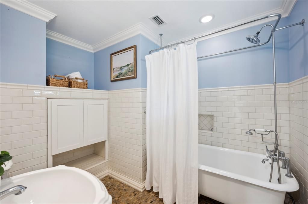 Bathroom, Free Standing Baths, Interior, Recessed Lighting