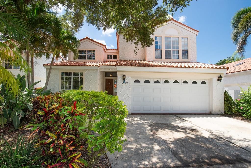 Attached, Exterior, Facade, Spanish Mediterranean