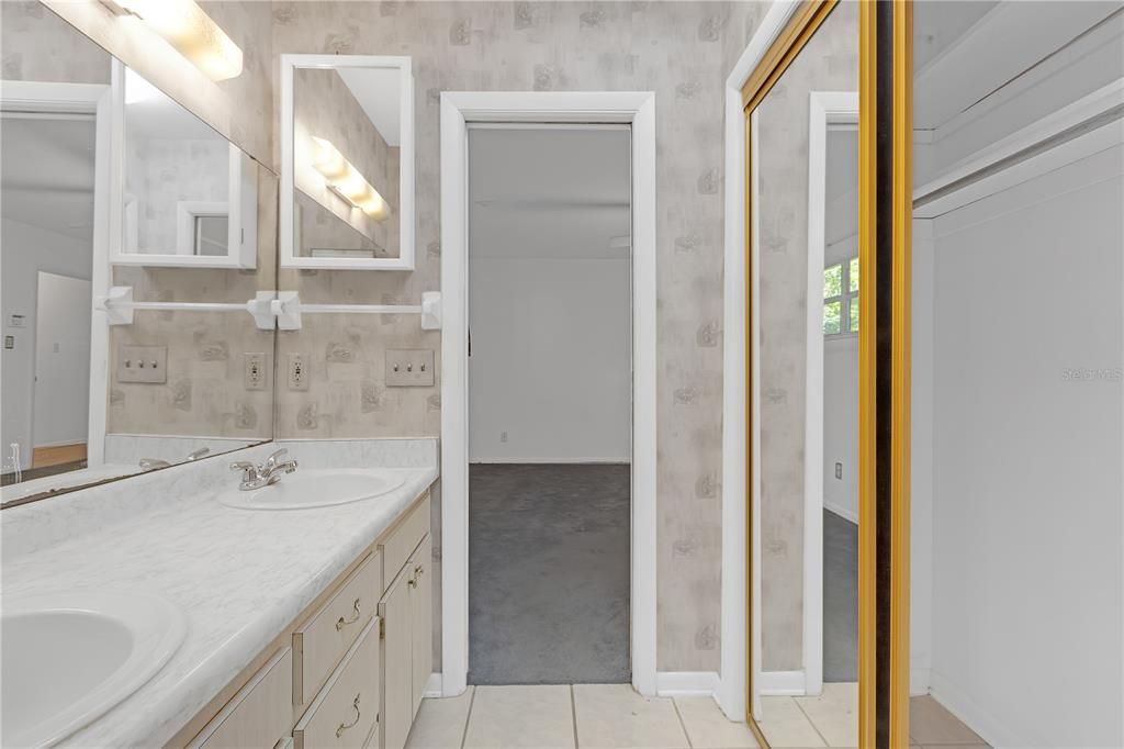 Bathroom, Dual Sink Vanities, Interior
