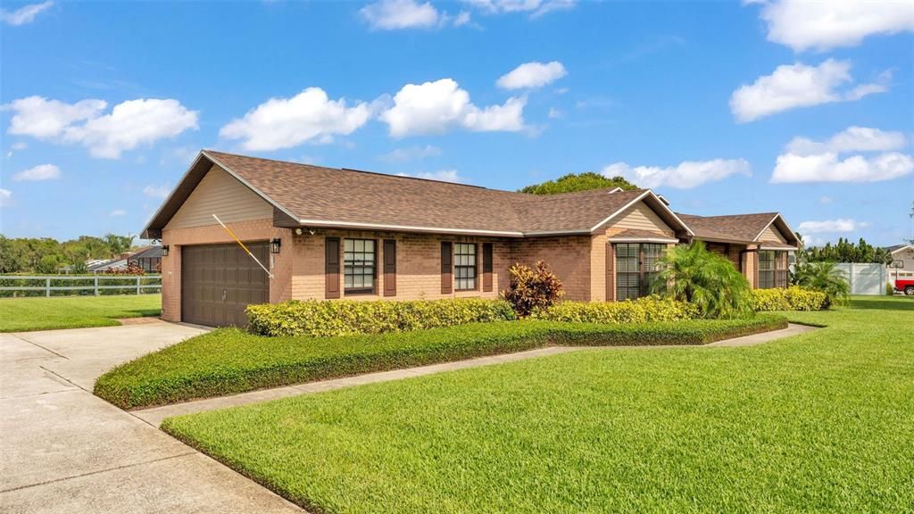 Attached, Backyard, Exterior, Facade, Brick Facade, Ranch