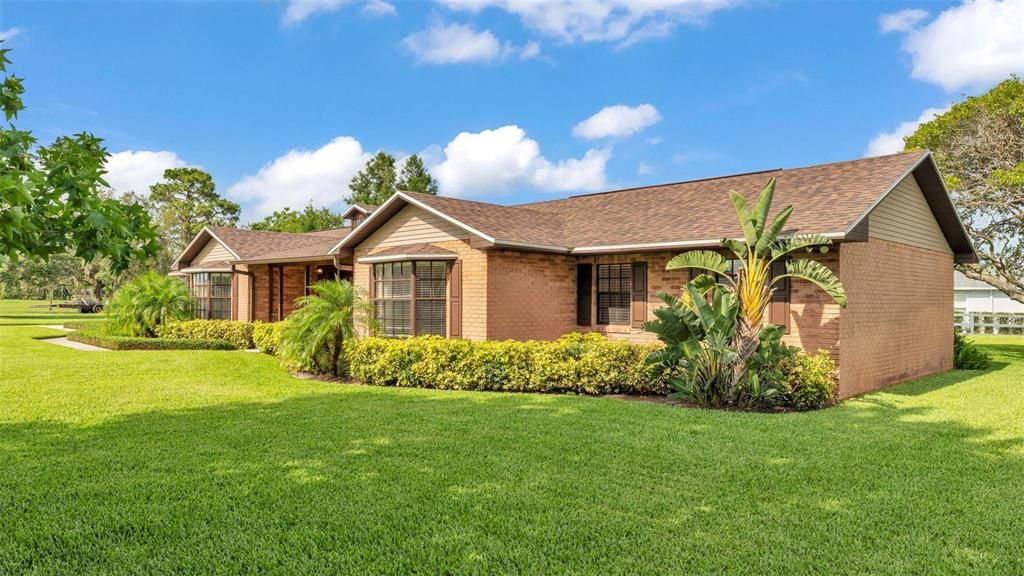 Backyard, Exterior, Facade, Brick Facade, Ranch