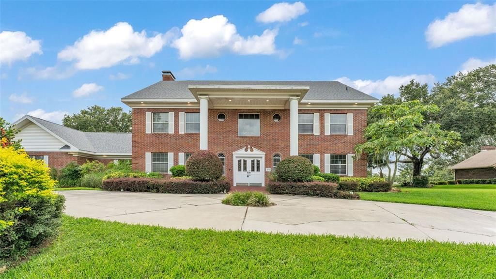 Backyard, Exterior, Facade, Brick Facade, Georgian