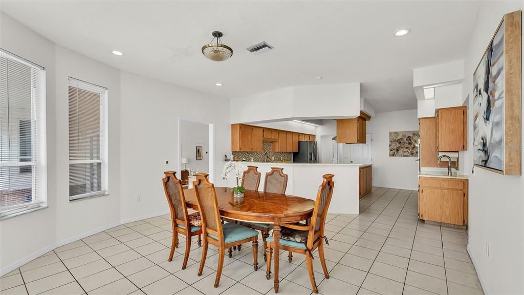 Dining room, Interior, Kitchen, Recessed Lighting