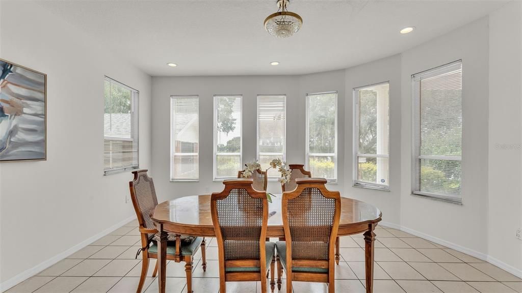 Dining room, Interior, Recessed Lighting