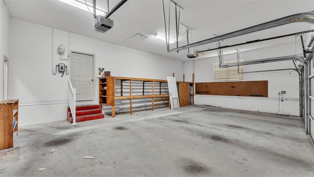 Garage, Interior