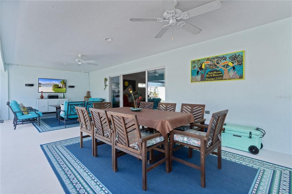 Dining room, Interior
