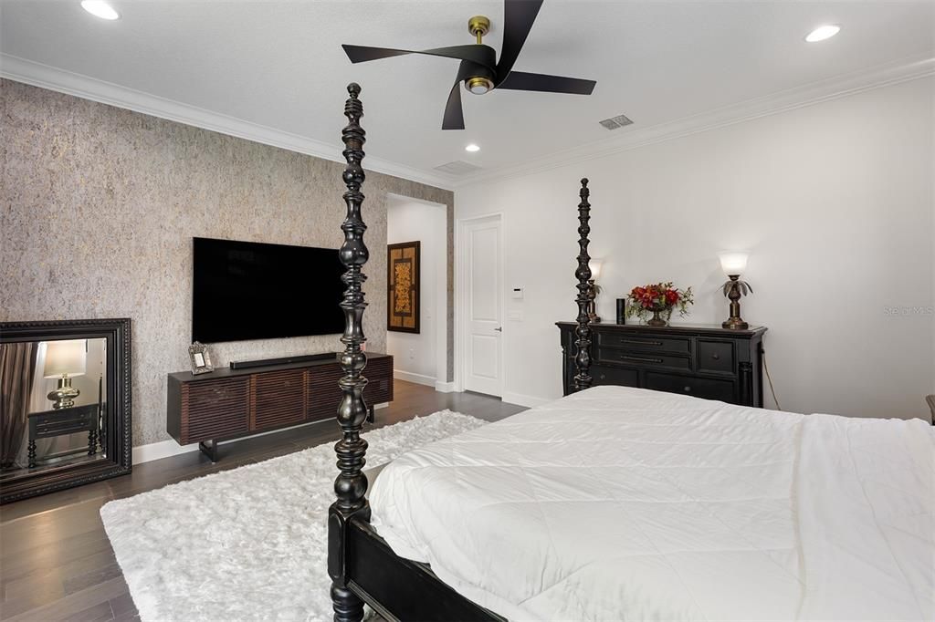 Bedroom, Interior, Recessed Lighting, Wood Texture Flooring