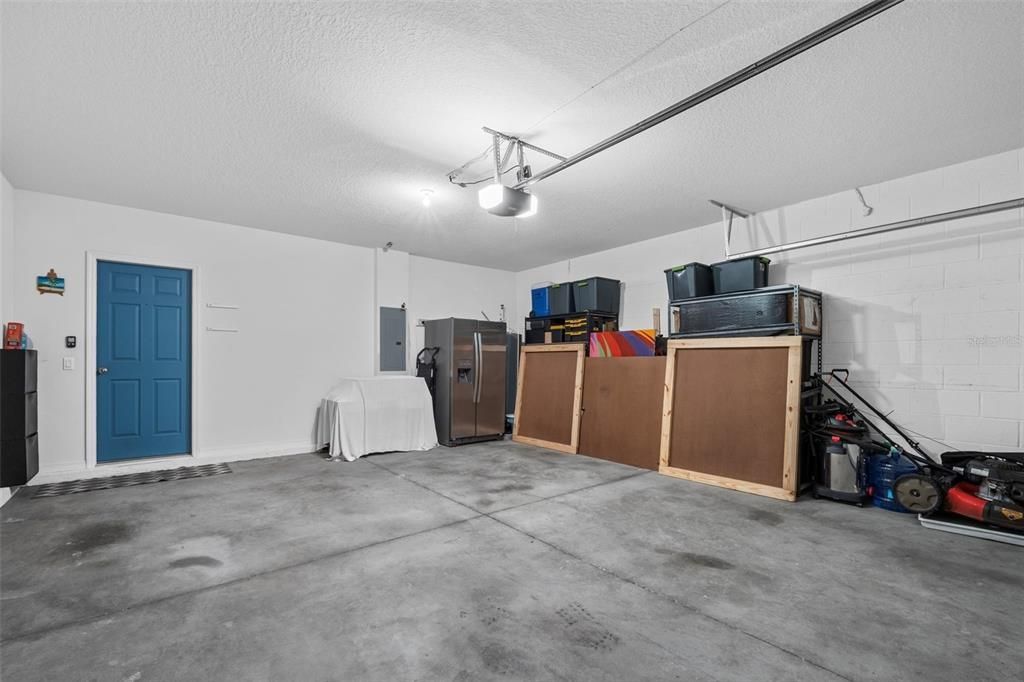 Garage, Interior