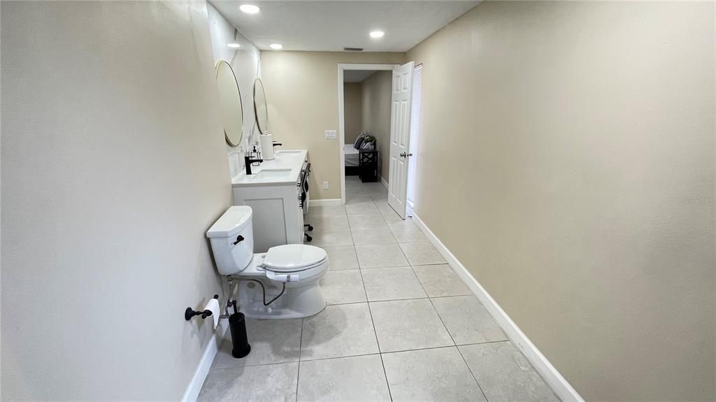 Bathroom, Interior, Recessed Lighting