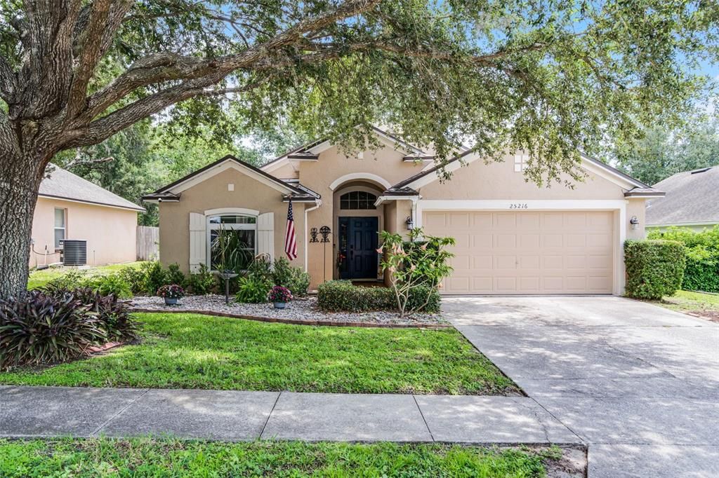 Attached, Exterior, Facade, Ranch