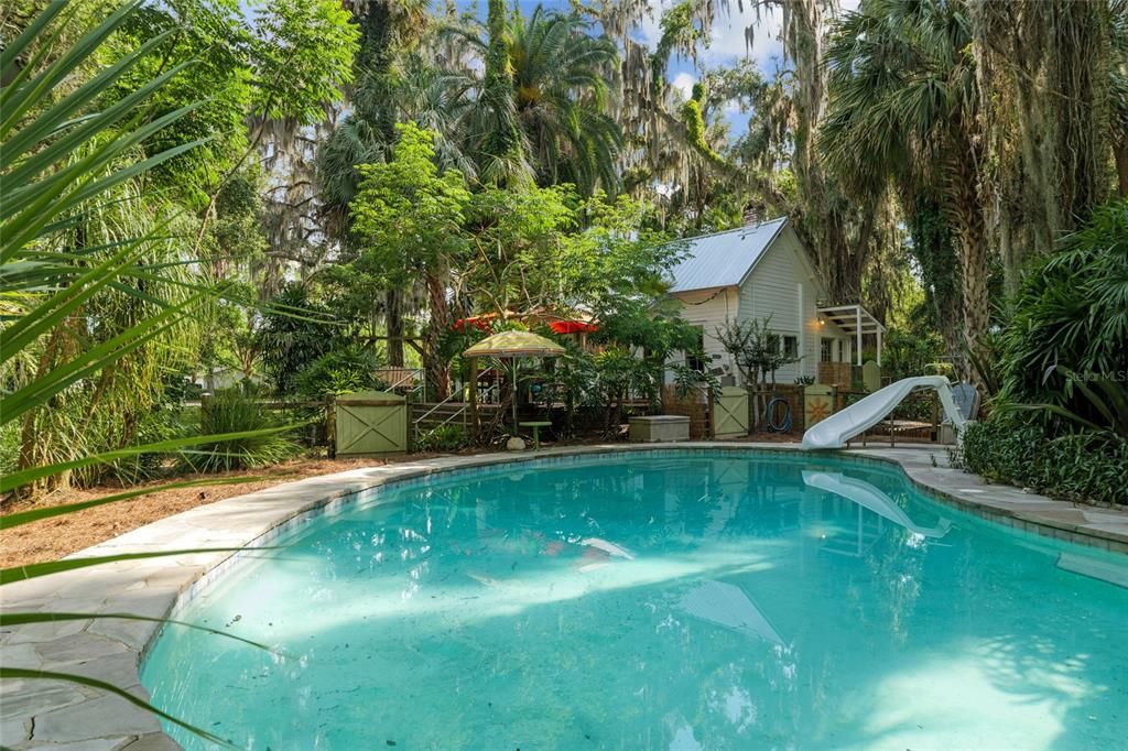 Exterior, Playground, Pool