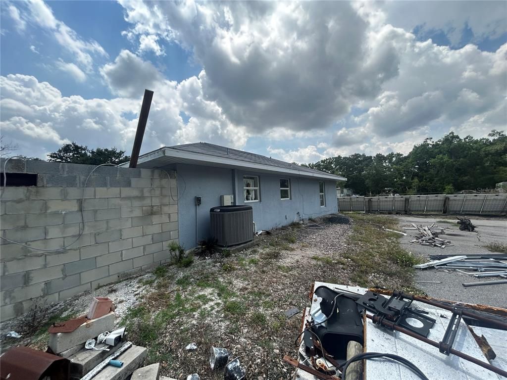 Backyard, Exterior