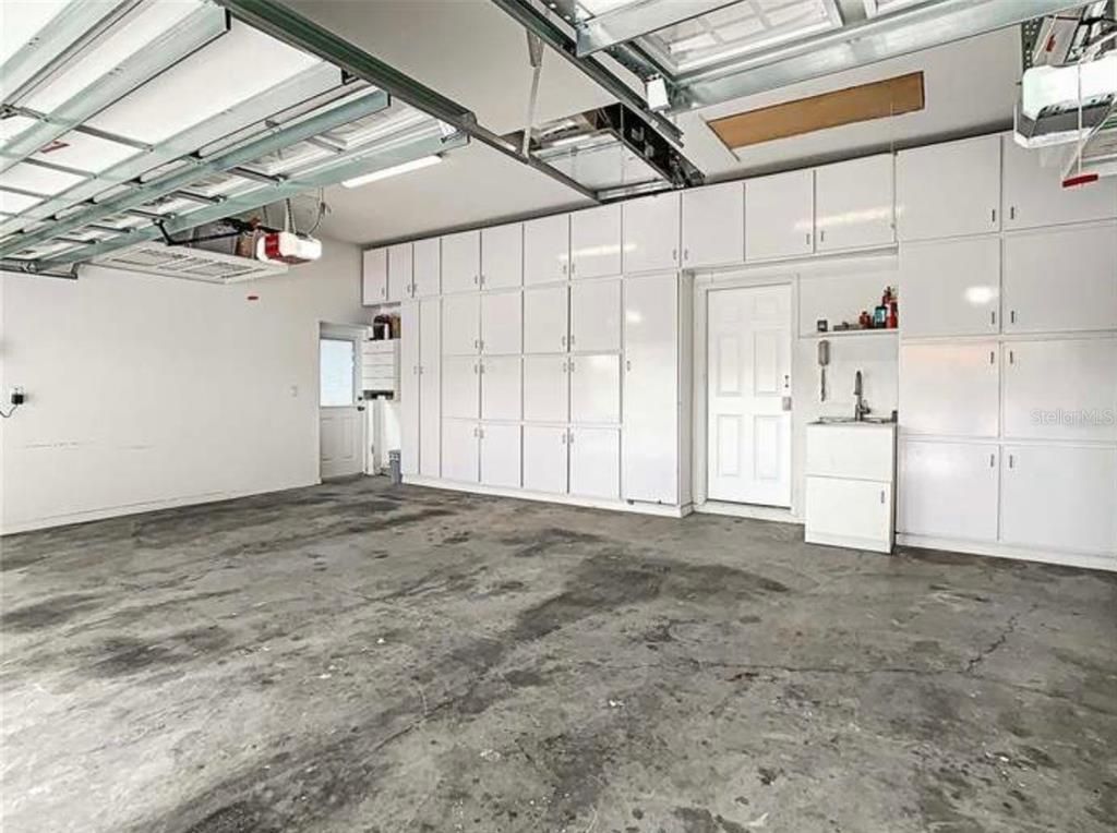 Garage, Interior