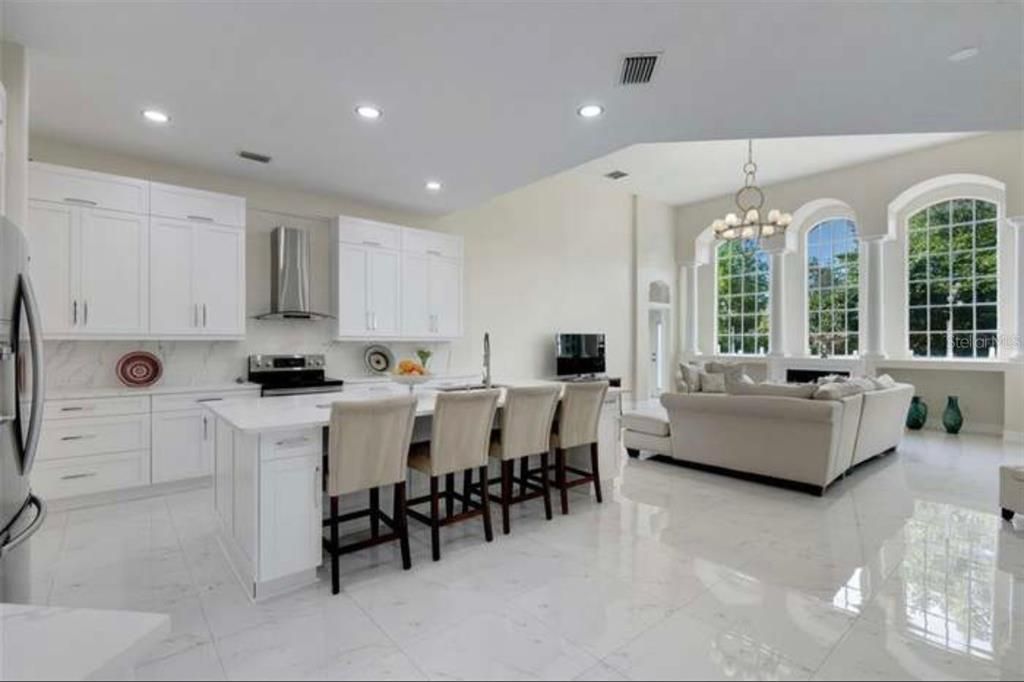 Chandelier, Interior, Kitchen, Living room, Marble, Recessed Lighting