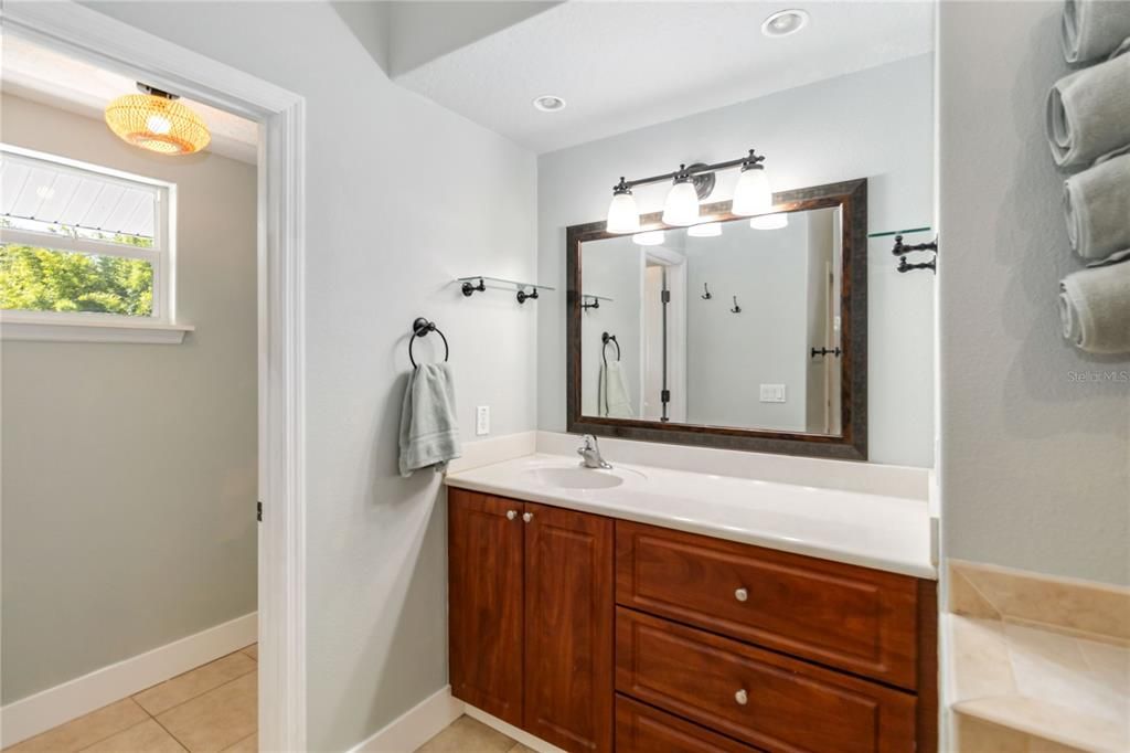 Bathroom, Interior, Recessed Lighting