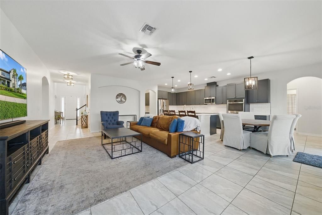 Dining room, Interior, Kitchen, Living room, Pendant Lights, Recessed Lighting, Stainless Steel Appliances