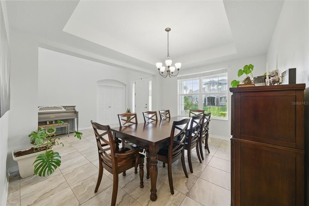 Chandelier, Dining room, Interior, Piano