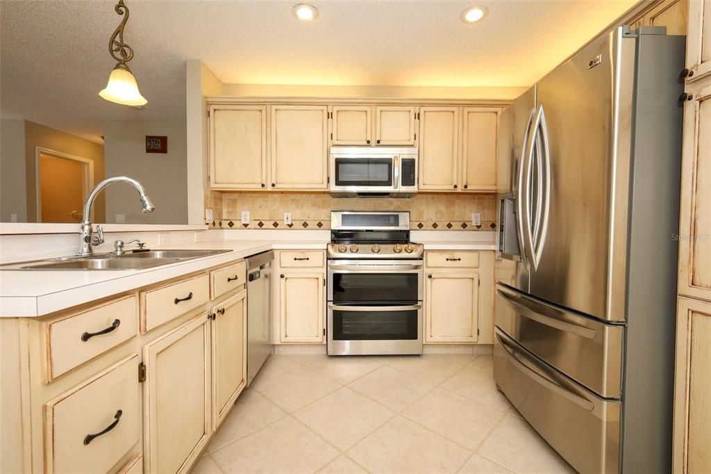 Interior, Kitchen, Pendant Lights, Recessed Lighting, Stainless Steel Appliances