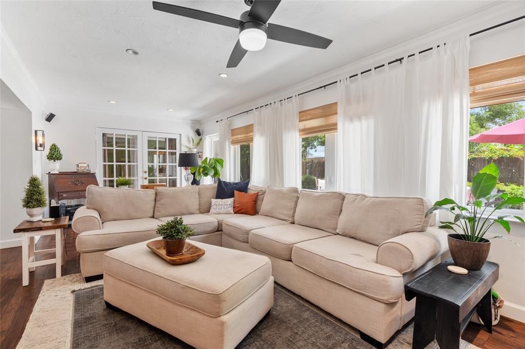 Interior, Living room, Recessed Lighting, Wood Texture Flooring