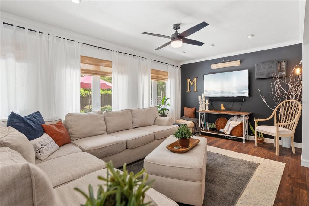 Interior, Living room, Recessed Lighting, Wood Texture Flooring
