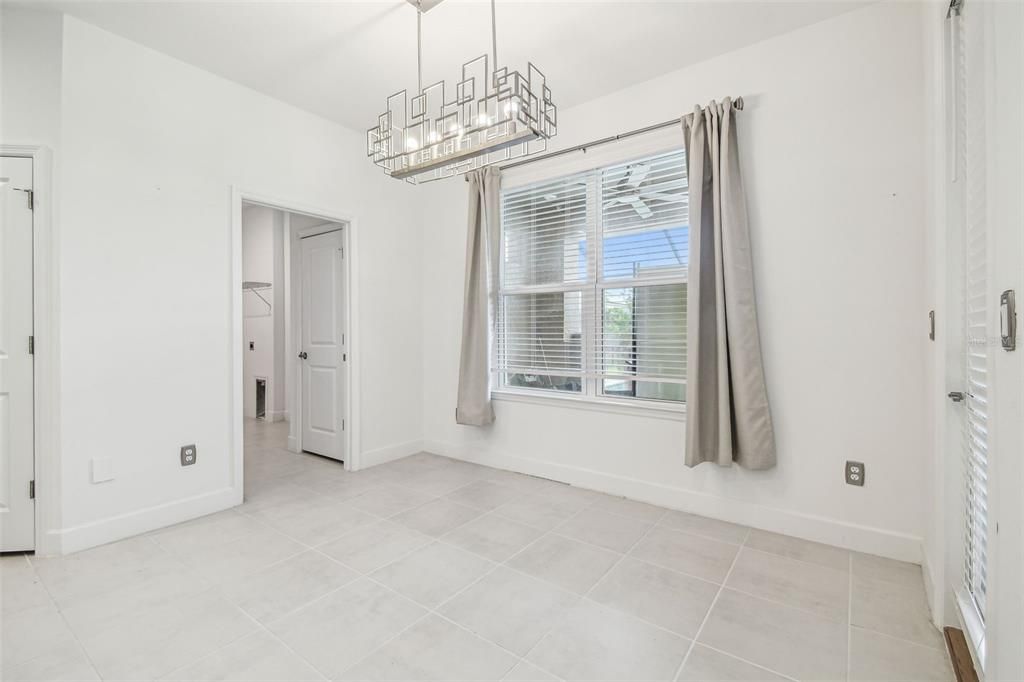 Empty room, Interior, Pendant Lights