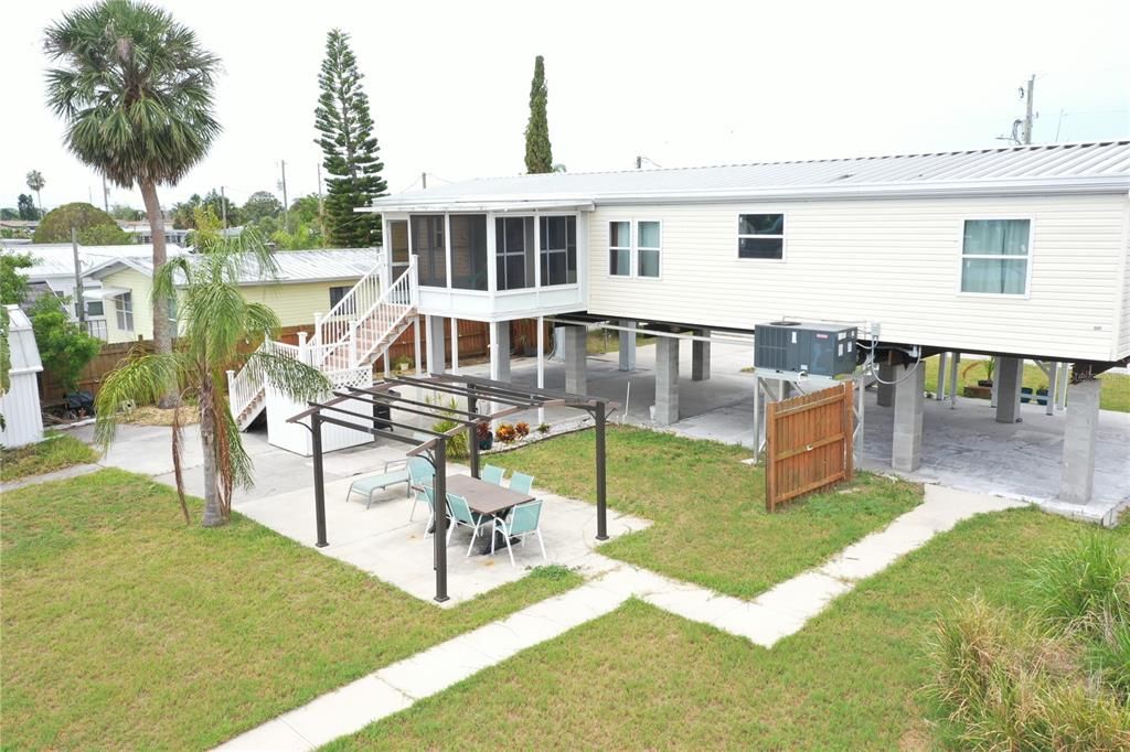 Backyard, Exterior