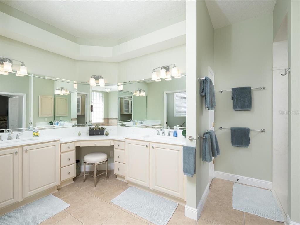 Bathroom, Dual Sink Vanities, Interior