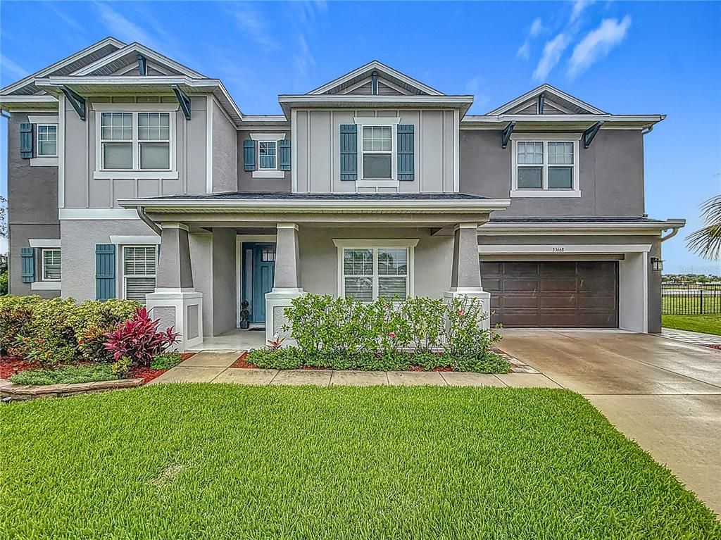 Attached, Exterior, Facade, American Craftsman