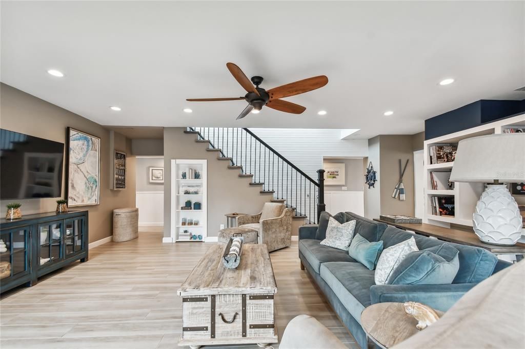 Interior, Living room, Recessed Lighting, Wood Texture Flooring