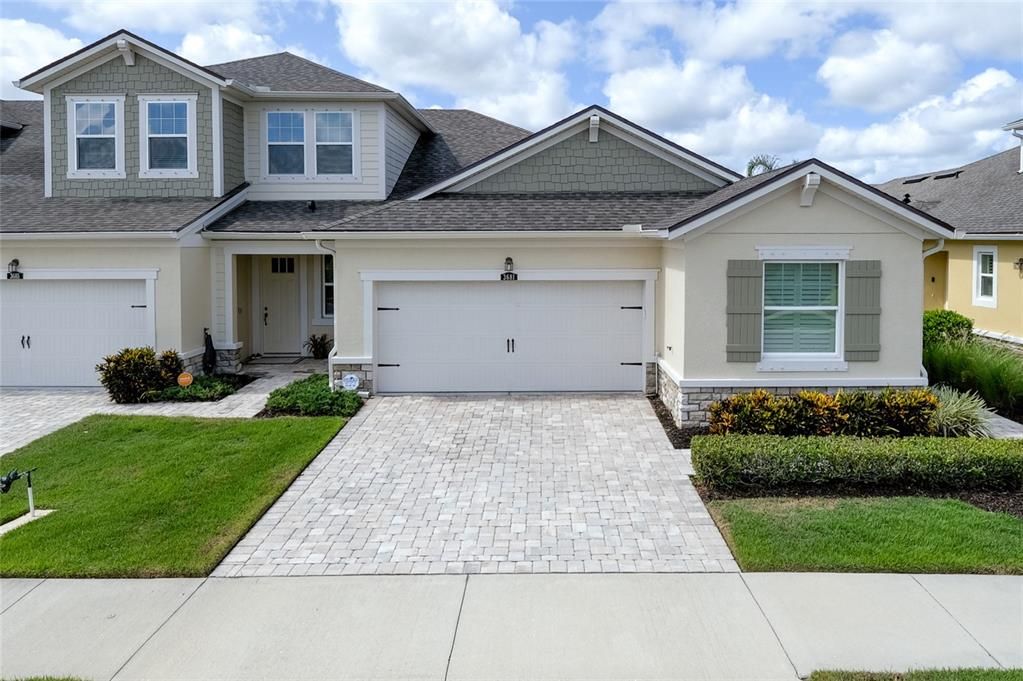 Attached, Exterior, Facade, Ranch