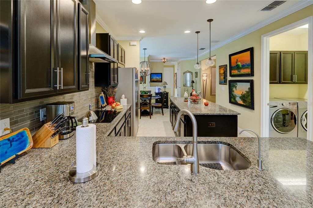 Chandelier, Dining room, Interior, Kitchen, Pendant Lights, Recessed Lighting, Washer