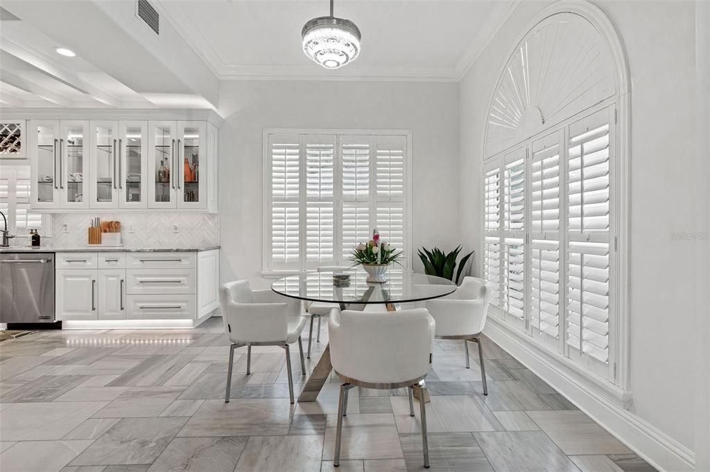 Dining room, Interior, Recessed Lighting