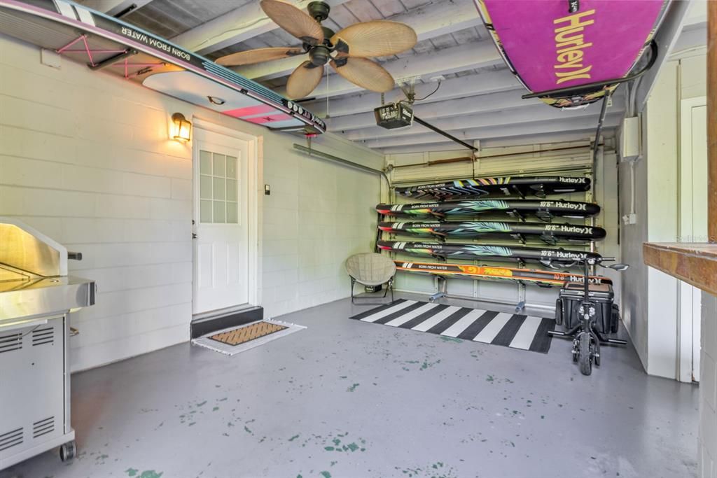 Garage, Interior