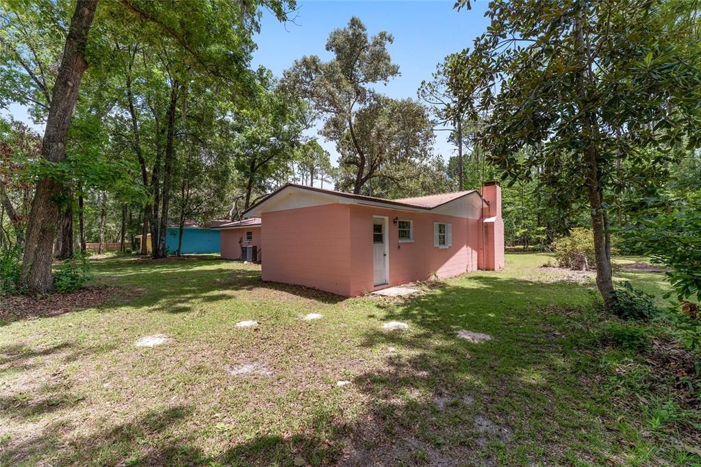 Backyard, Exterior