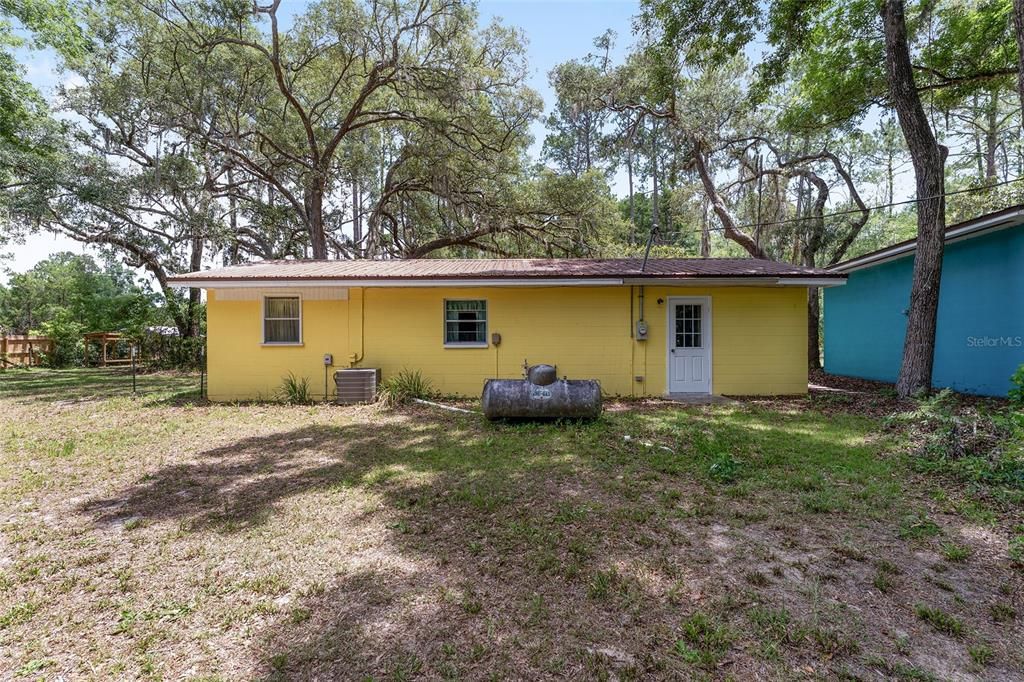 Backyard, Exterior