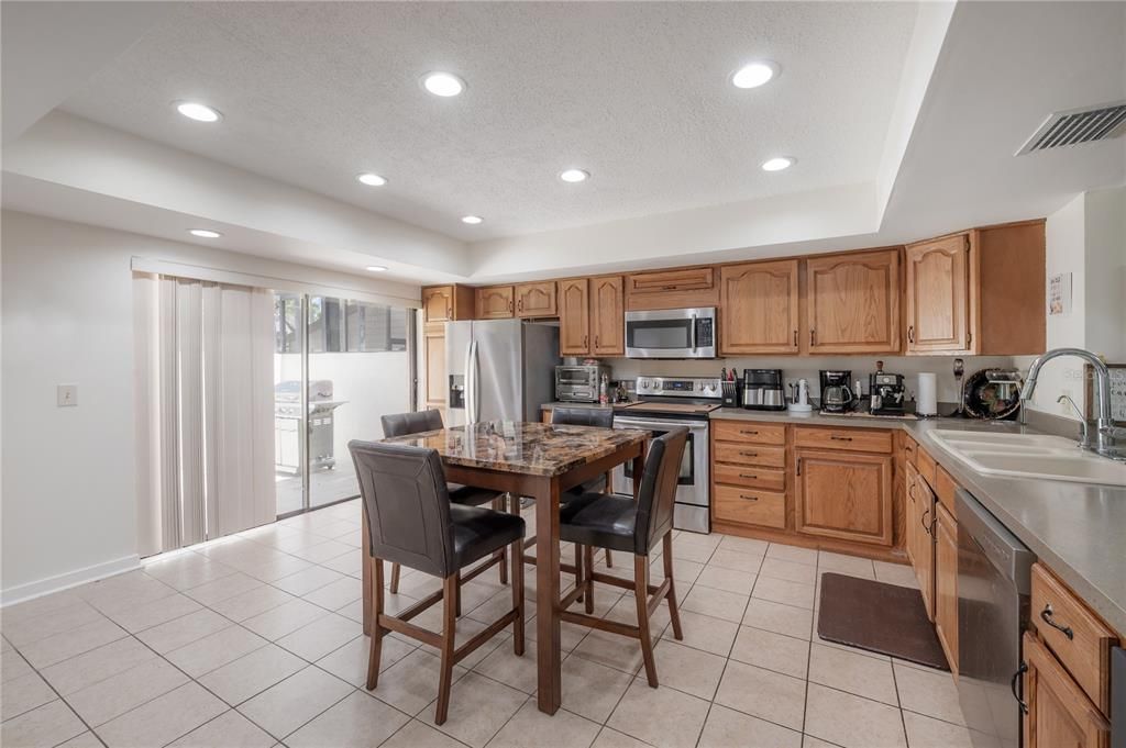 Dining room, Interior, Kitchen, Recessed Lighting, Stainless Steel Appliances
