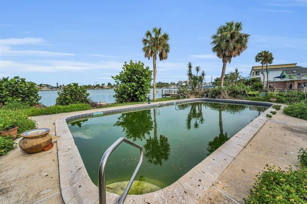 Exterior, Pool, Water