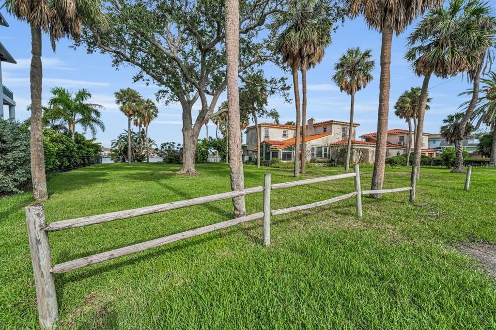 Backyard, Exterior