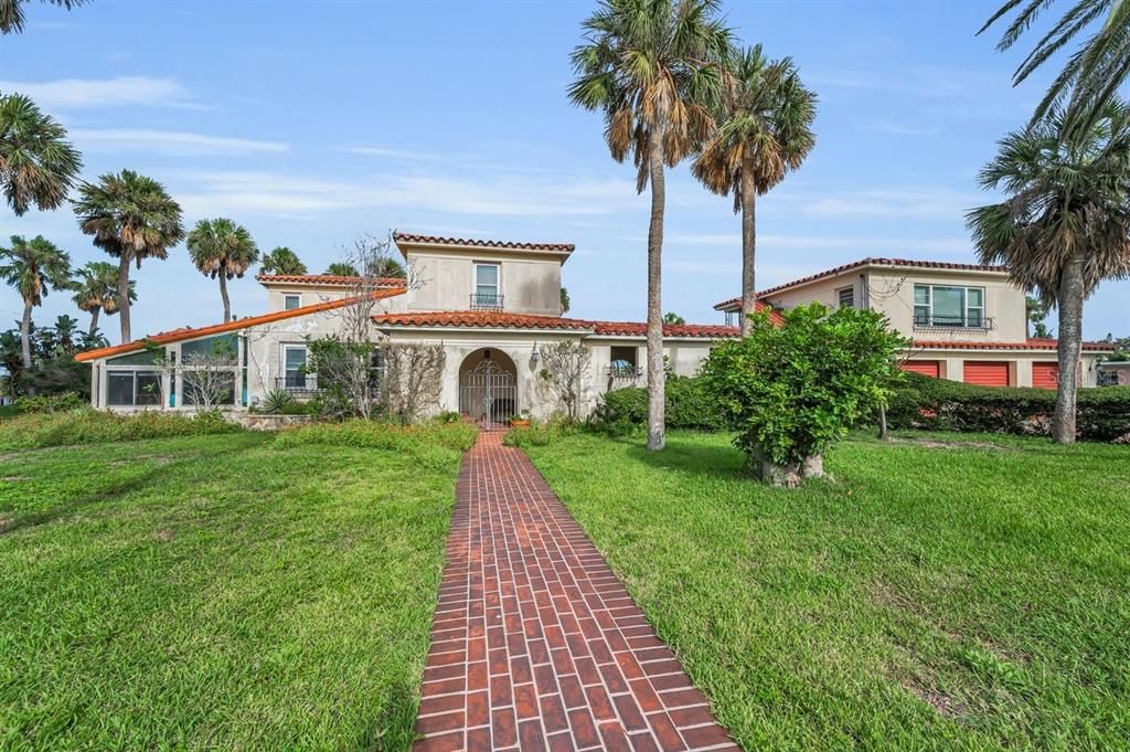 Backyard, Exterior, Facade, Mediterranean