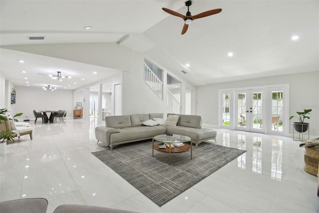 Dining room, Interior, Living room, Pendant Lights, Recessed Lighting